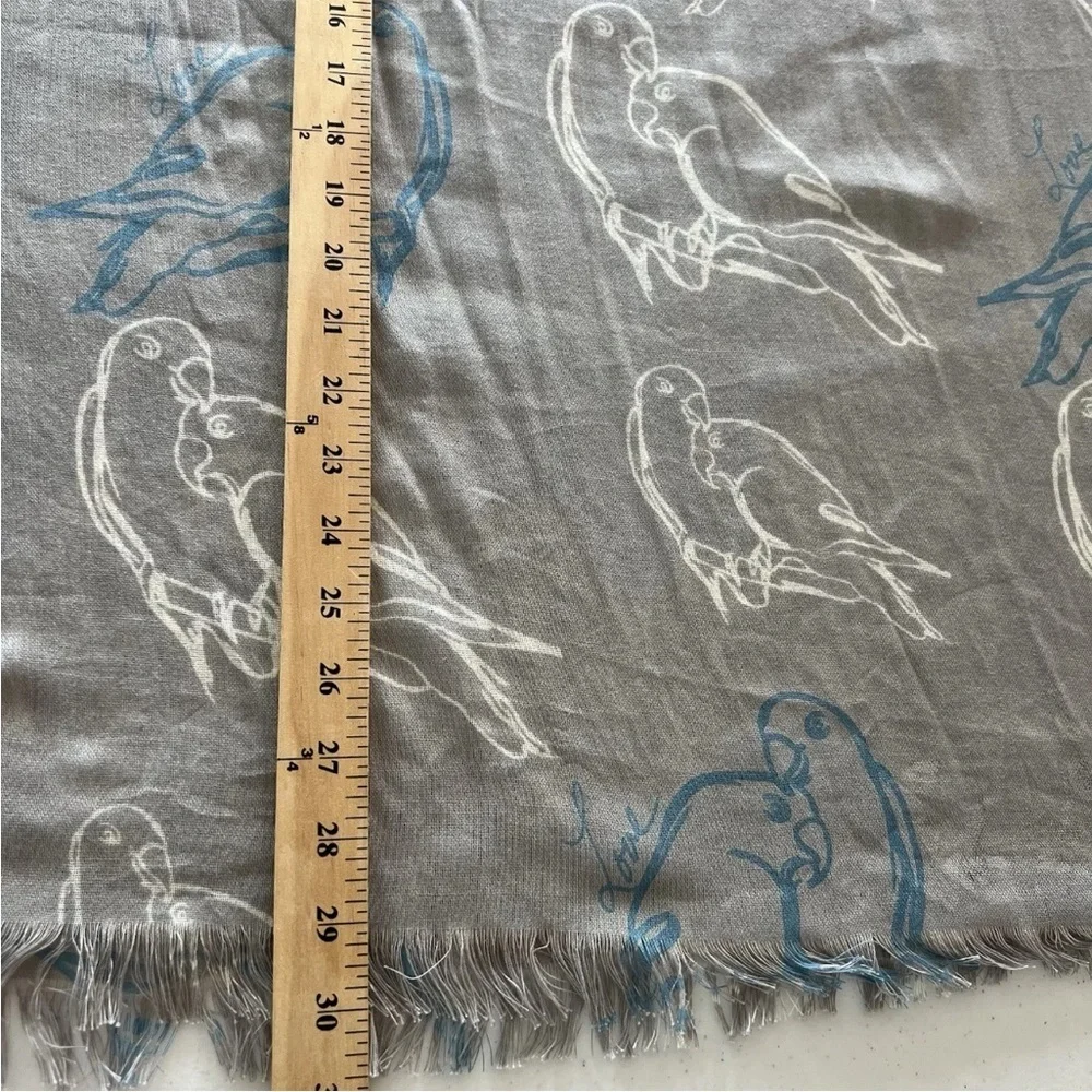 Banana Republic Heritage Womens Organic Cottage Blend Parrots Fringe Gray 33x58
